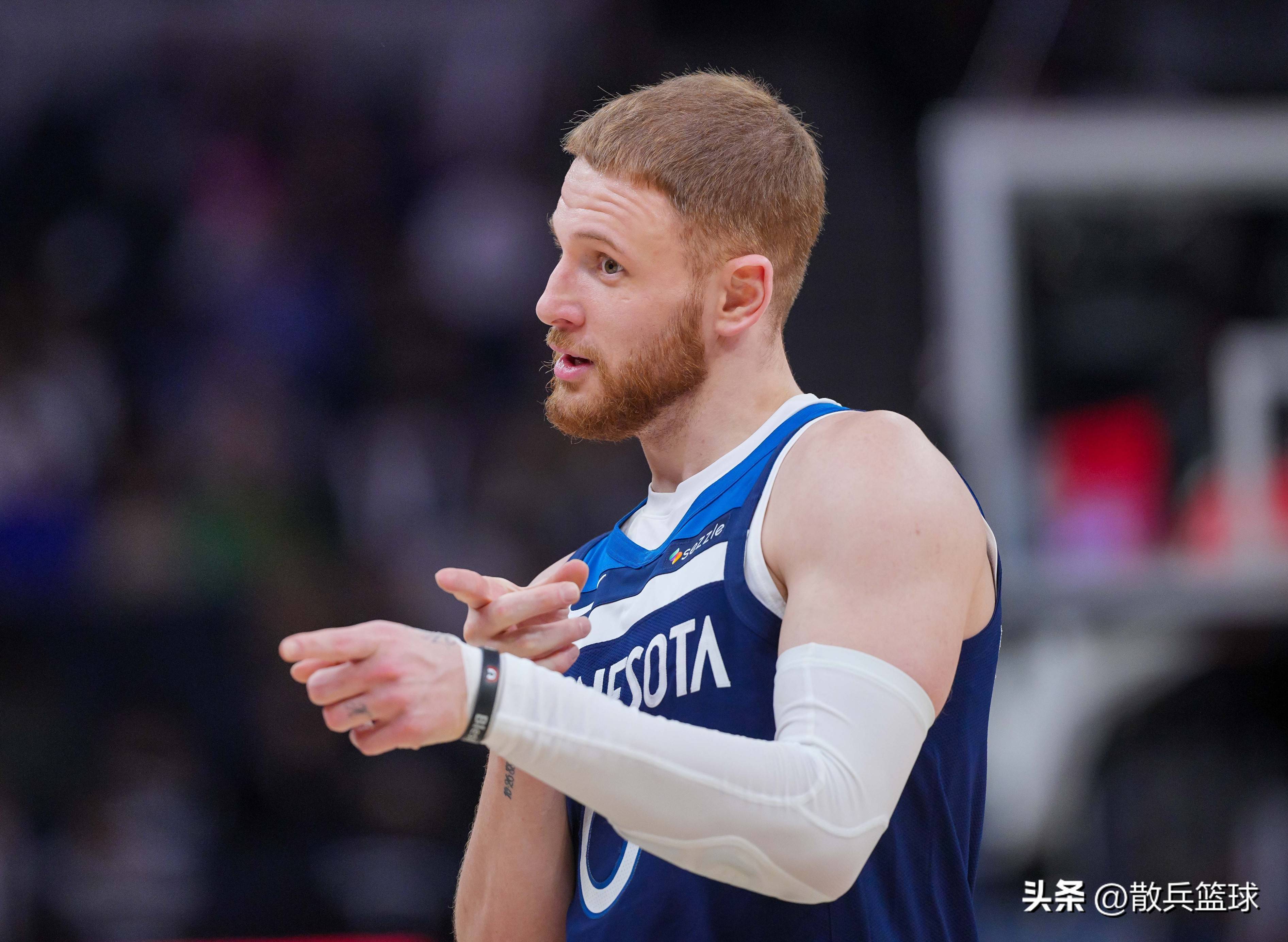 里程碑夜！犹他爵士篮板制胜，NBA季后赛今夜刷纪录，赛场秩序良好，心理建设被强调的简单介绍